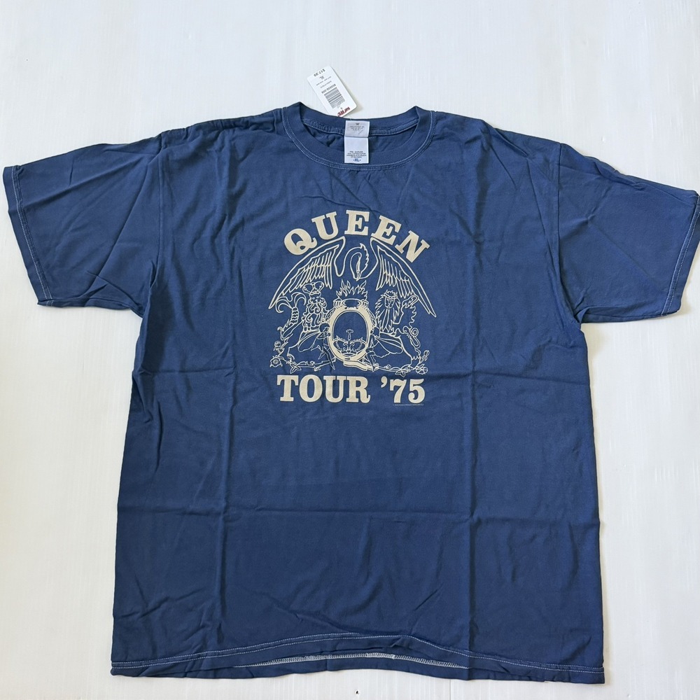 Queen *NWT* Tour '75 Blue T Shirt Beige Letters anvil Hot Topic Mfd 2005 XL